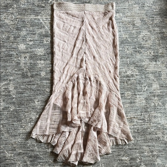 Free People size small Elegant Cream/pink mermaid  Skirt- asymmetrical hem - Picture 1 of 7